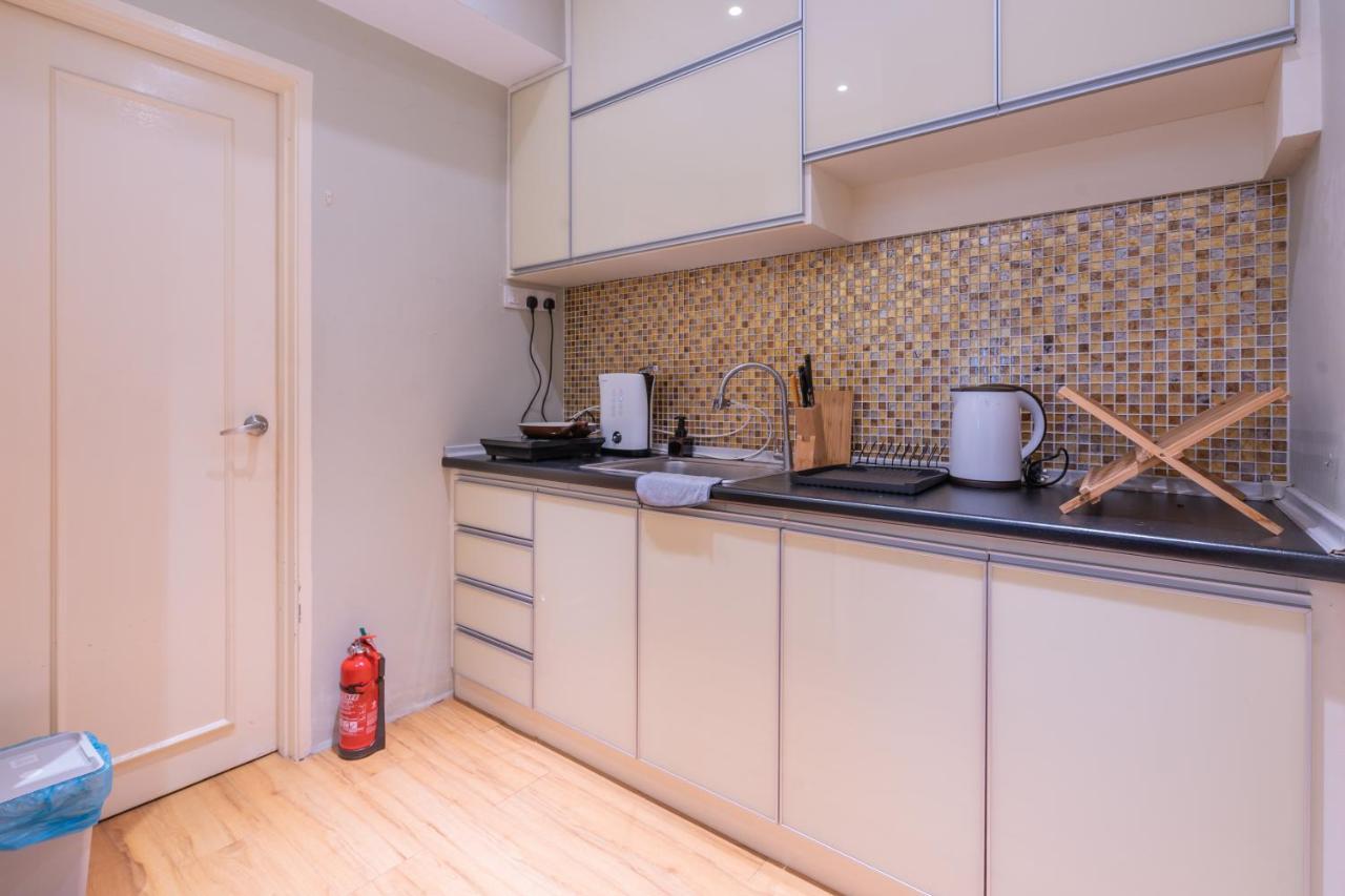 Cozy 2-Bedroom For 4 Pax With Pool - سوبانغ جايا المظهر الخارجي الصورة