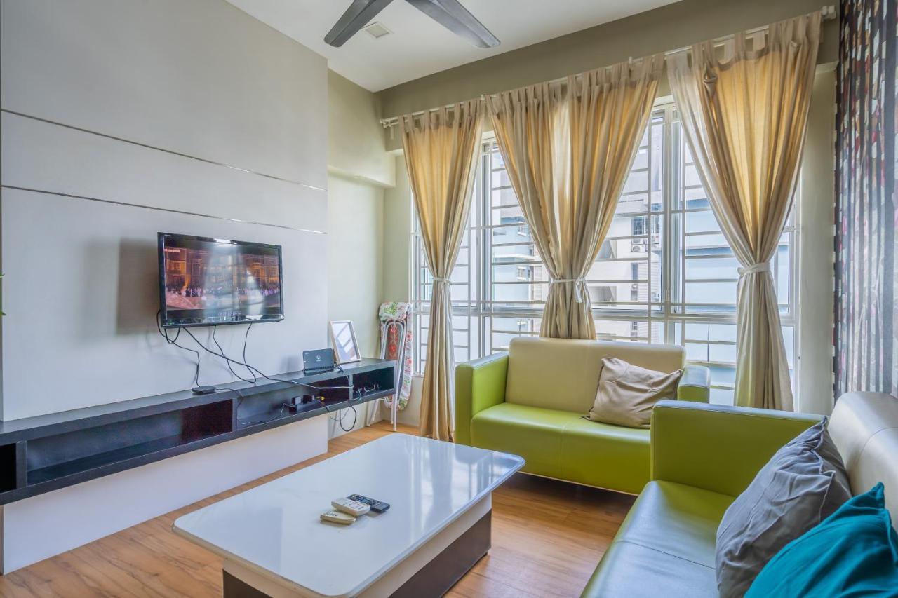 Cozy 2-Bedroom For 4 Pax With Pool - سوبانغ جايا المظهر الخارجي الصورة