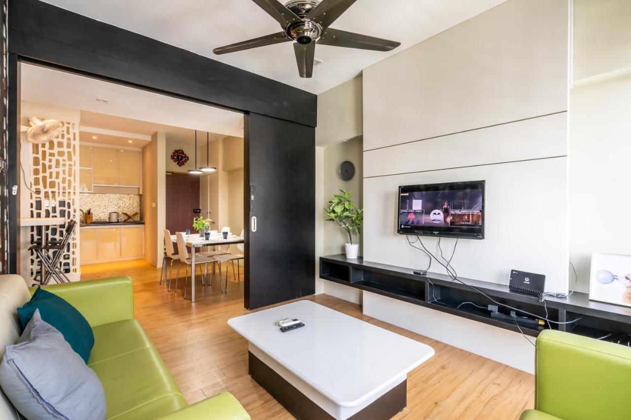 Cozy 2-Bedroom For 4 Pax With Pool - سوبانغ جايا المظهر الخارجي الصورة