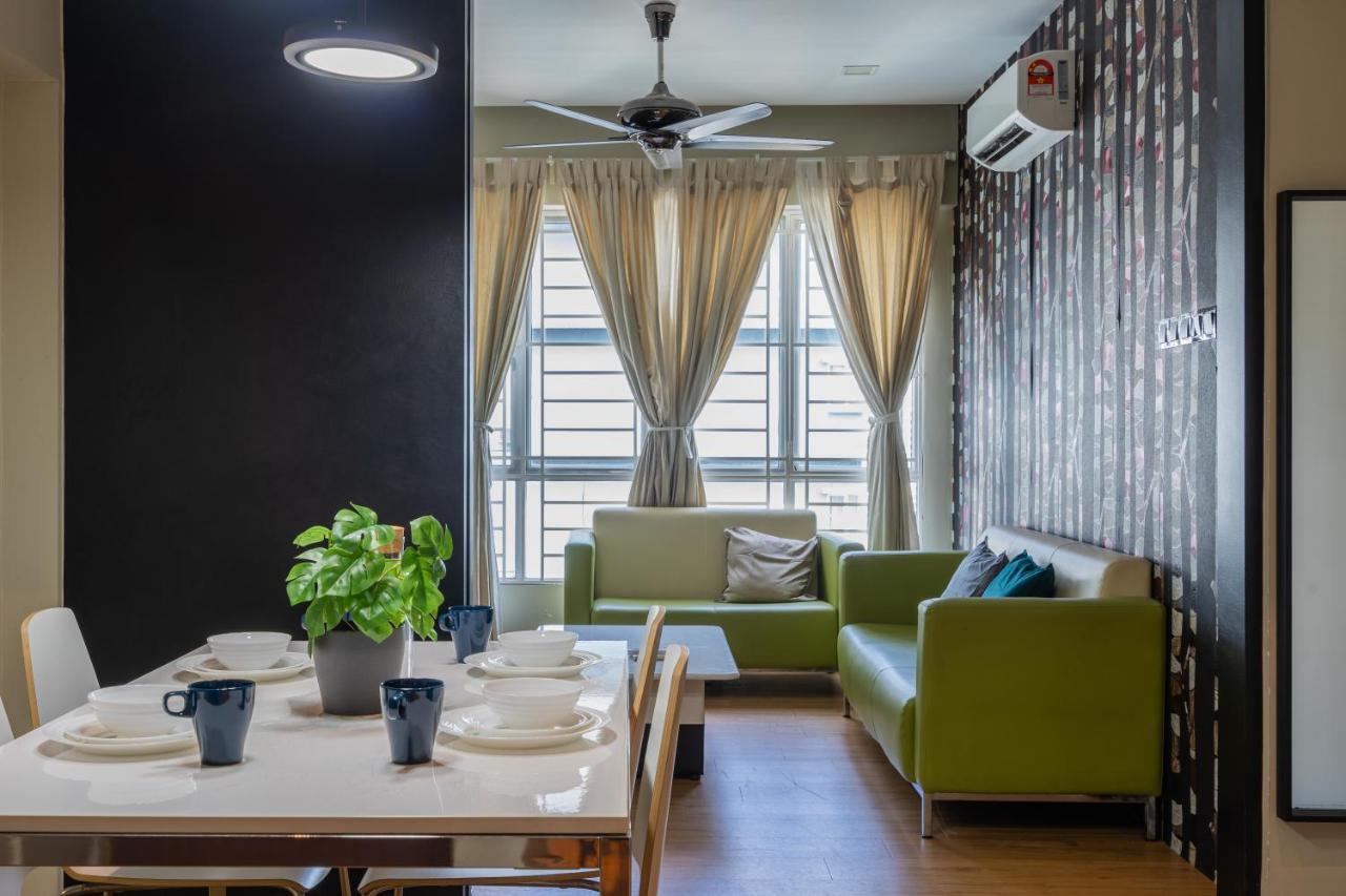 Cozy 2-Bedroom For 4 Pax With Pool - سوبانغ جايا المظهر الخارجي الصورة