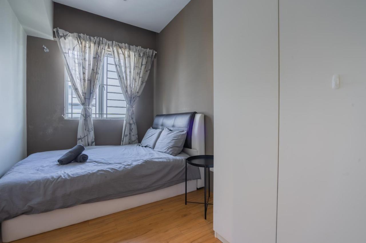 Cozy 2-Bedroom For 4 Pax With Pool - سوبانغ جايا المظهر الخارجي الصورة